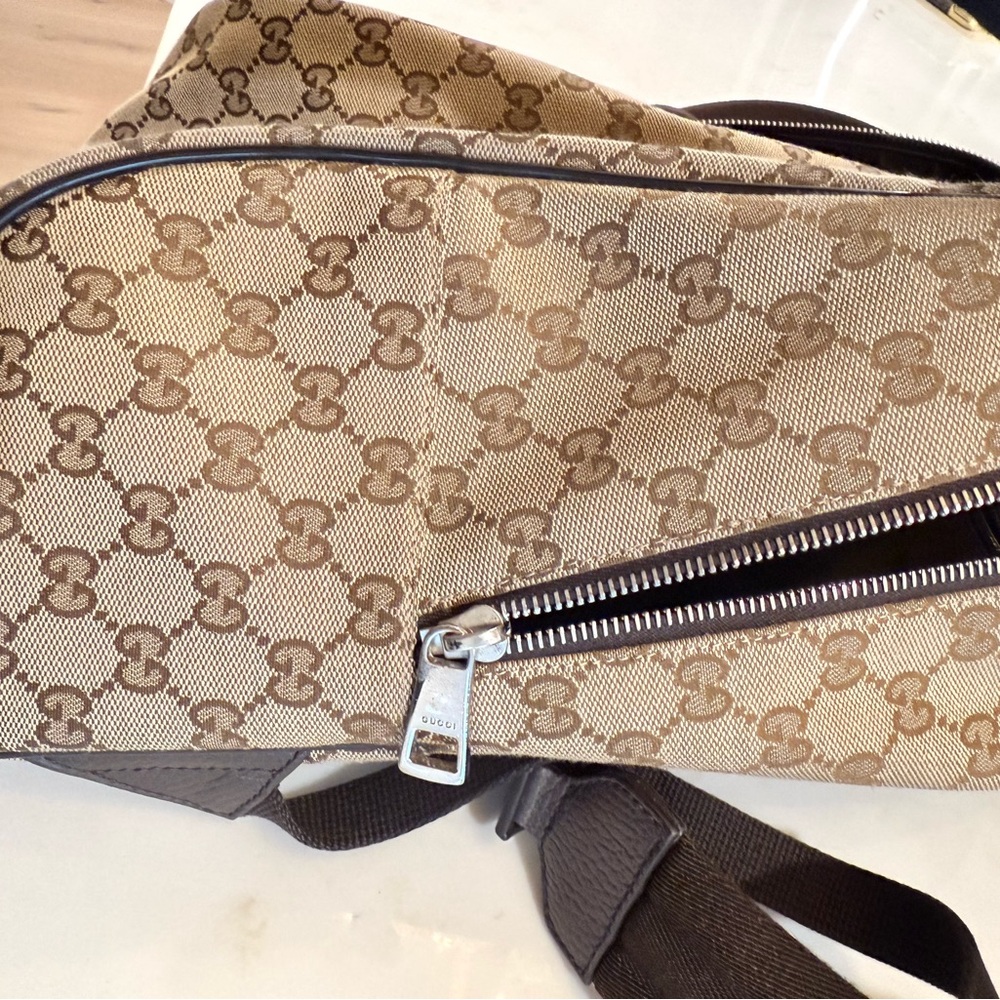 Gucci Tan and Brown Monogram Bag - Picture 6 of 9